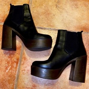 Steve Madden chunky platform leather booties